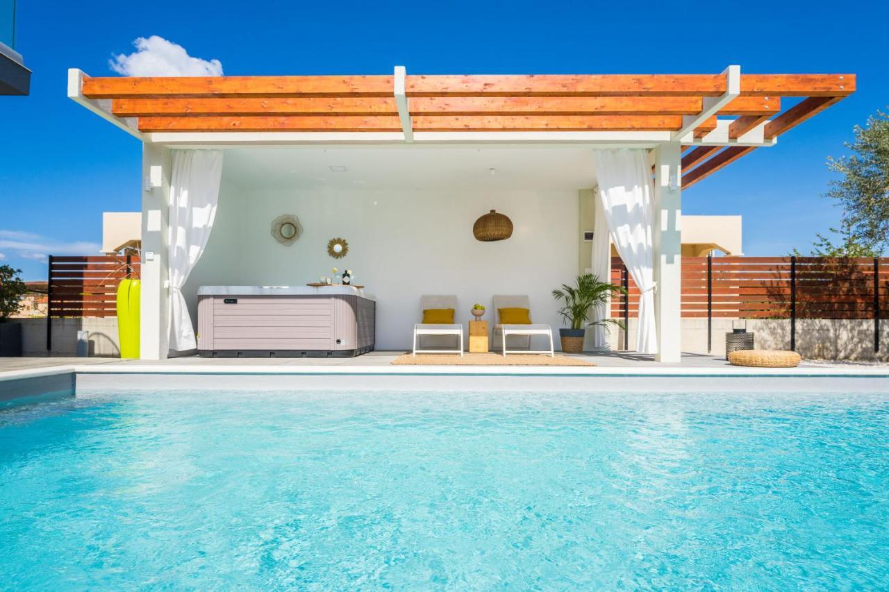 Villa Olea With Heated Pool And Jacuzzi Sukošan 外观 照片