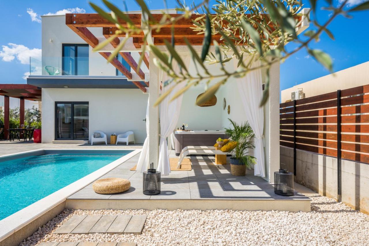 Villa Olea With Heated Pool And Jacuzzi Sukošan 外观 照片